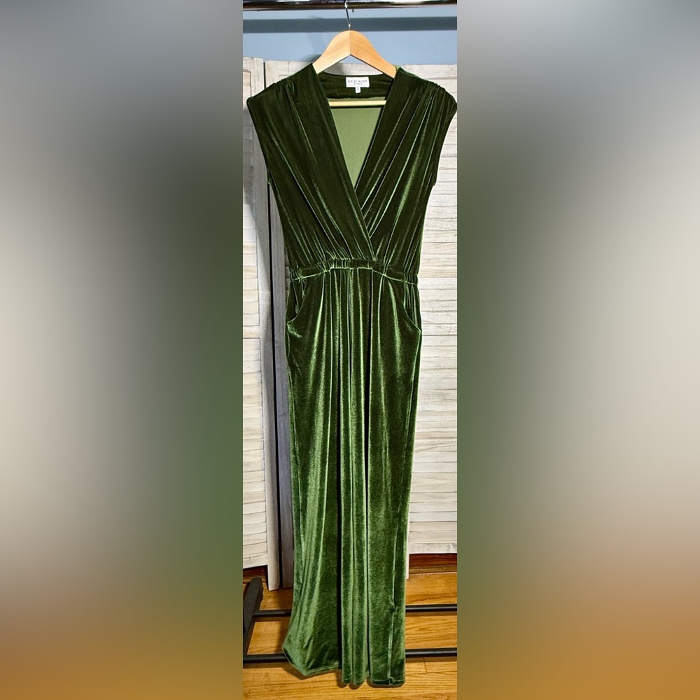 Ripley Rader Emerald Green Velvet Wide Leg Jumpsuit - Size 2